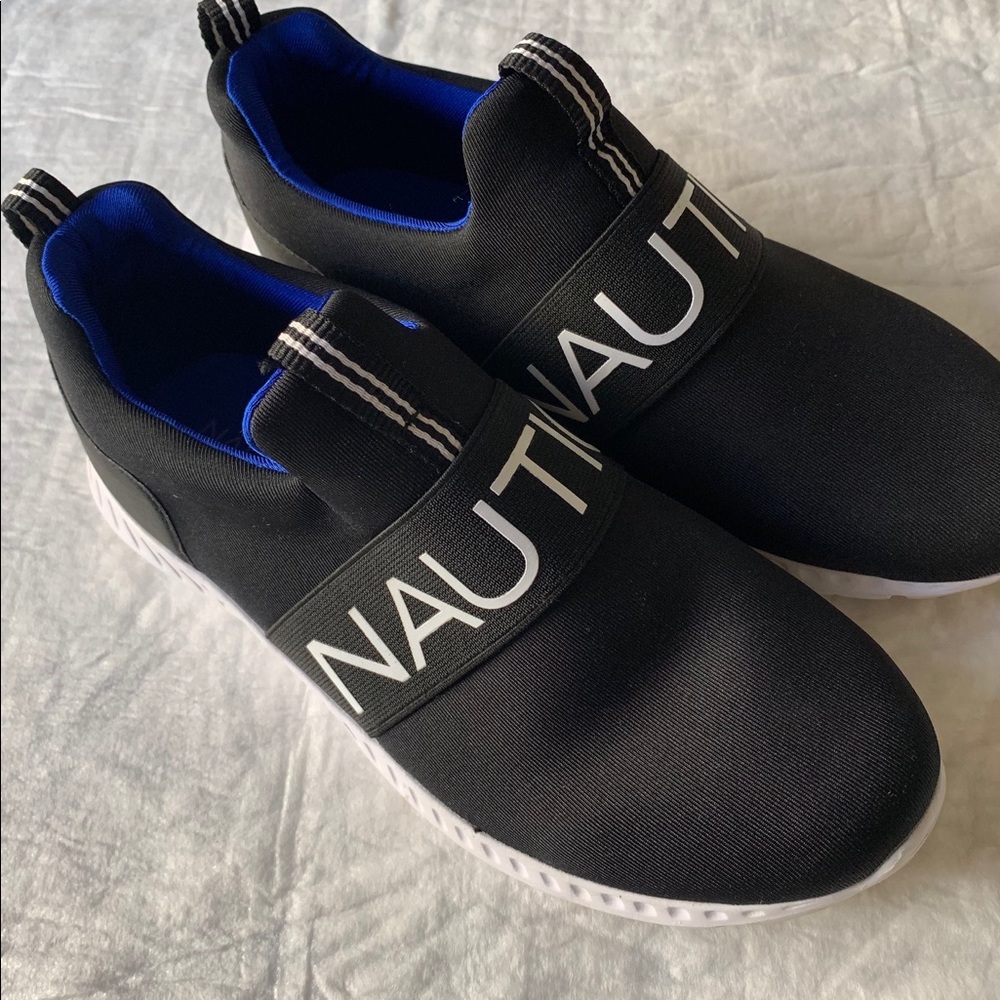 Náutica boys slip on sneakers size: 3